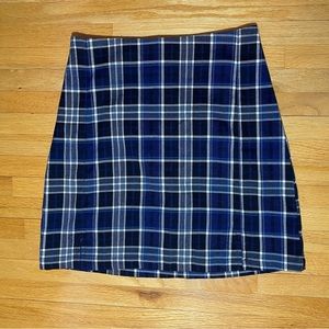 brandy melville navy blue & black plaid mini skirt